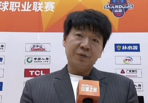 开云APP下载-邱彪：今晚的三分出手太少我不太满意，大家还是要敢于投篮